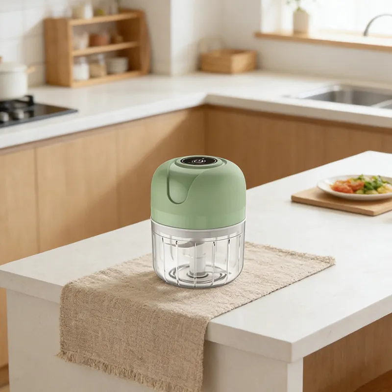 250mL Electric Mini Garlic Chopper Cordless Portable Food Processor Blender for Vegetables Fruits Meat Salads Baby Food Random Colours